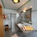 Haus Alpengluehn B&B